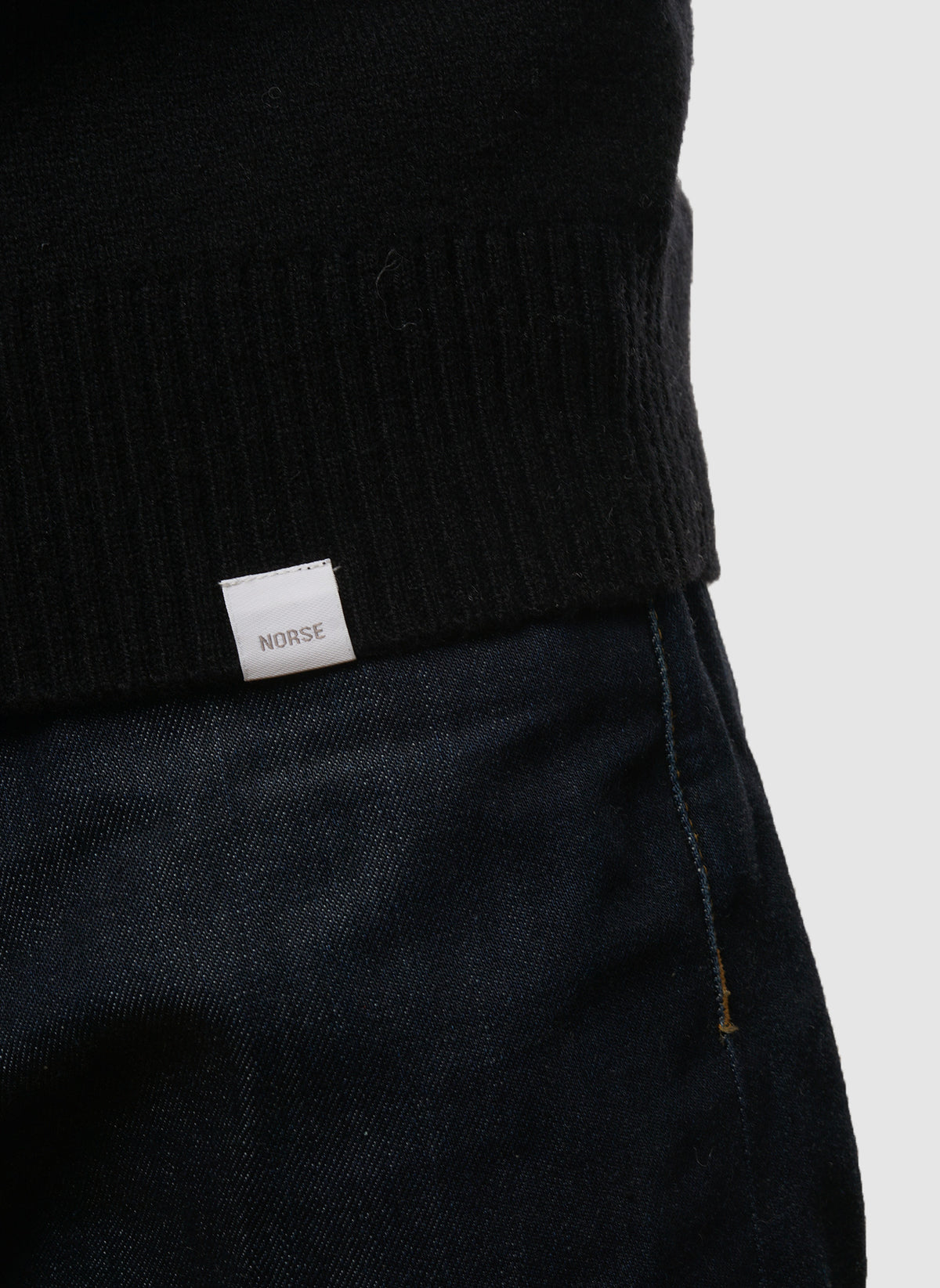 Standard Merino Lambswool Sweater - Black