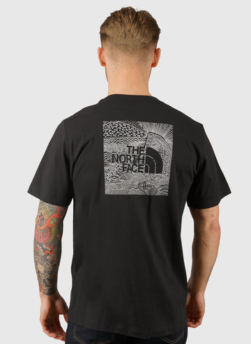 Box Celebration Regular  T-Shirt -TNF Black