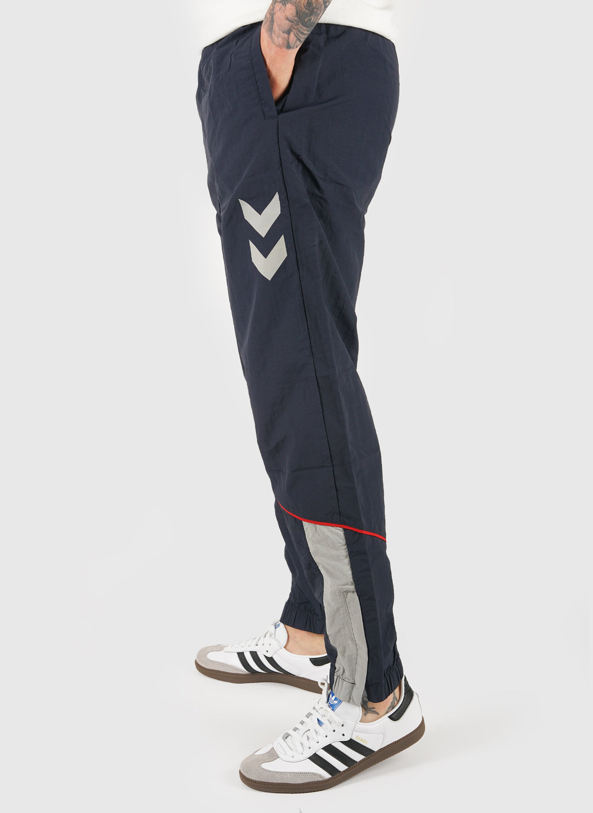 Hummel 26 Woven Trackpants - Dark Sapphire