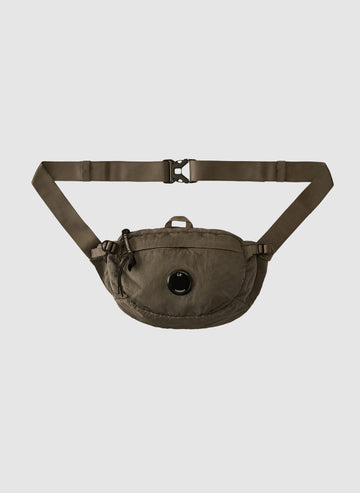 Lens Crossbody Umhängetasche - Gunmetal