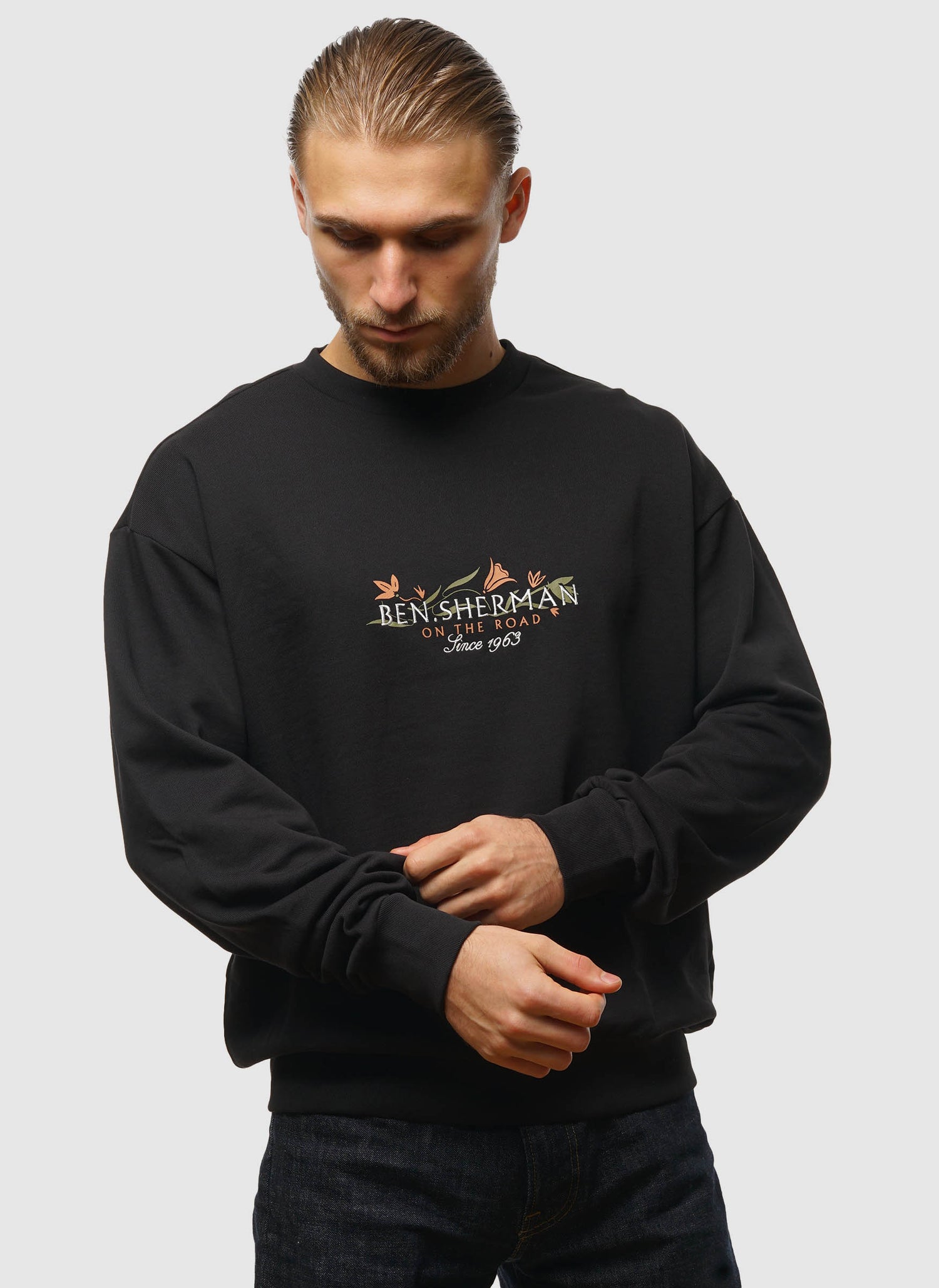 On the Road Sweatshirt - Black