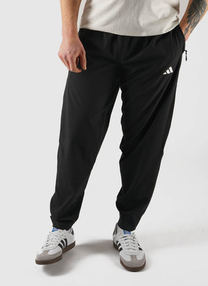 Train Essentials Woven Trackpant - Black/White
